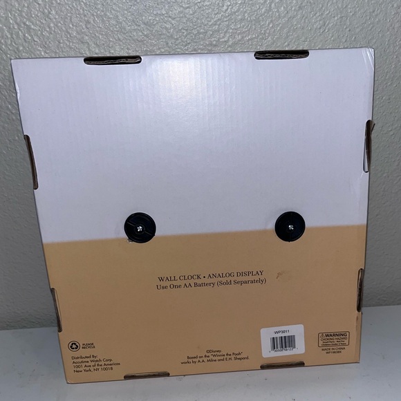 Winnie the Pooh Collectible - Picture 5 of 5